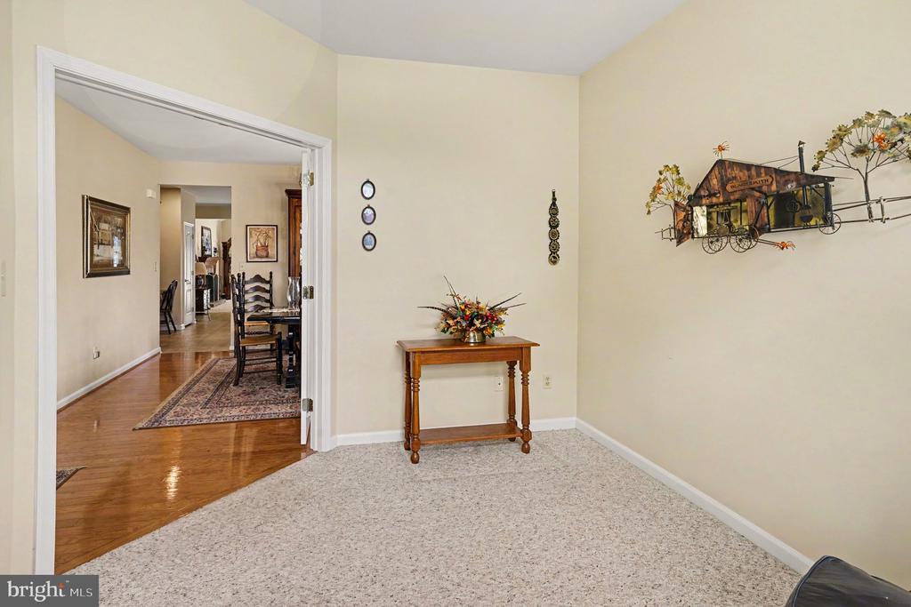 290 KINGSFIELD DRIVE