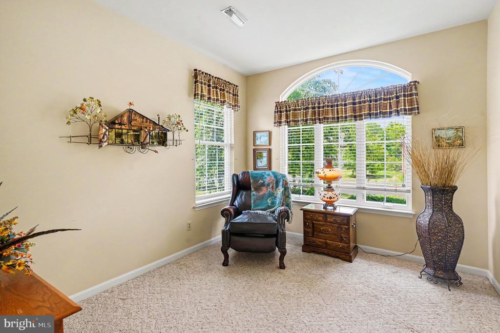 290 KINGSFIELD DRIVE