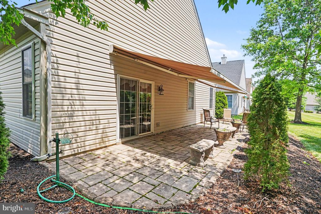 290 KINGSFIELD DRIVE