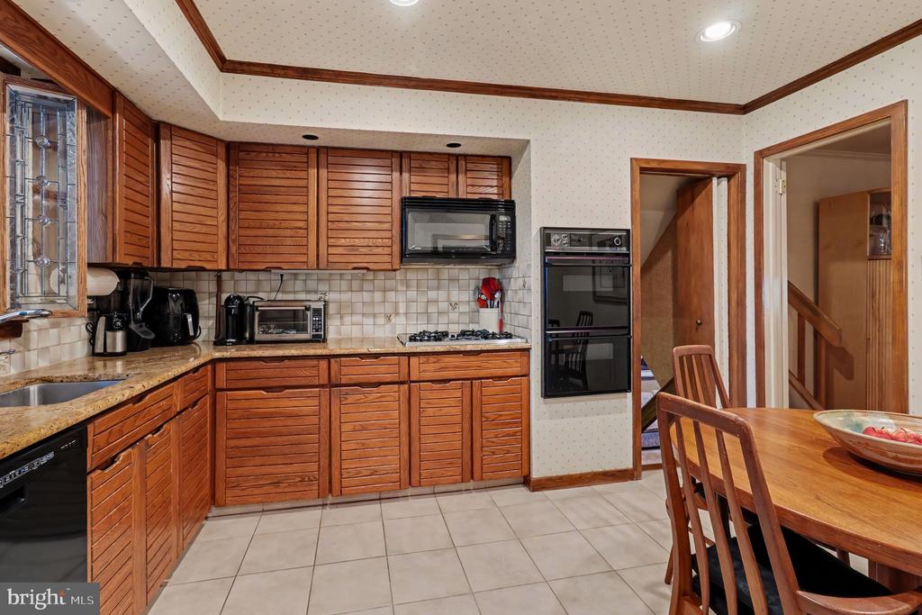 1229 HOFFMAN ROAD
