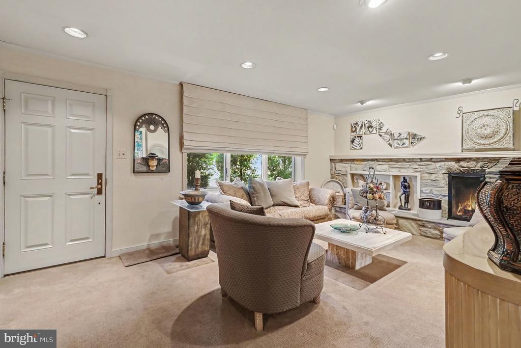 1229 HOFFMAN ROAD