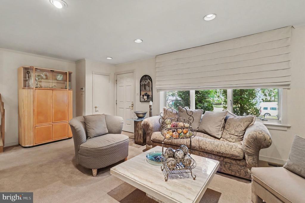 1229 HOFFMAN ROAD
