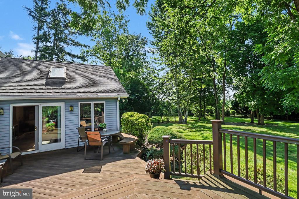 1229 HOFFMAN ROAD