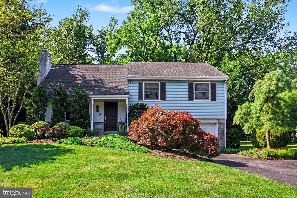 1229 HOFFMAN ROAD