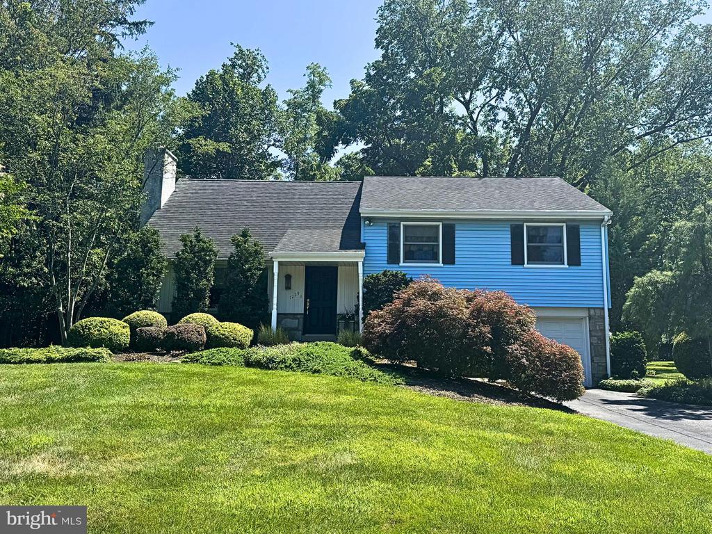 1229 HOFFMAN ROAD