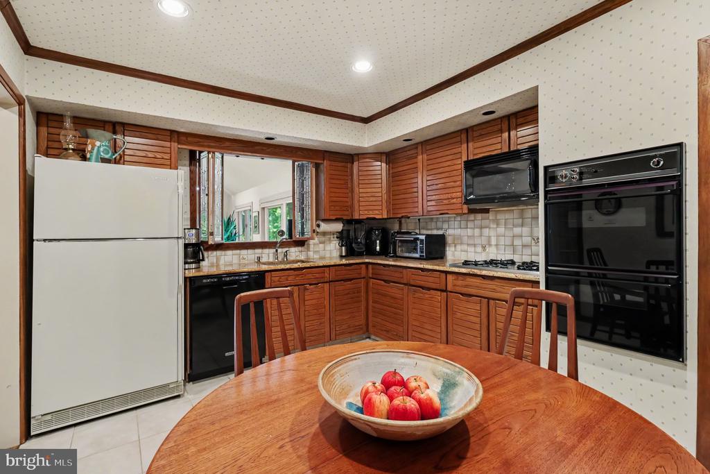 1229 HOFFMAN ROAD