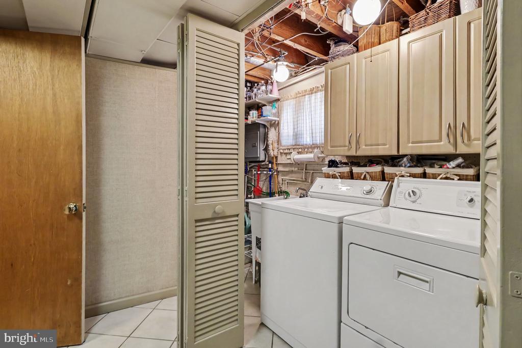 1229 HOFFMAN ROAD
