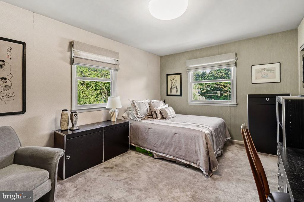 1229 HOFFMAN ROAD