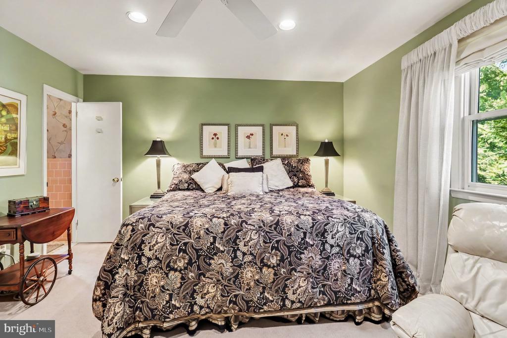 1229 HOFFMAN ROAD