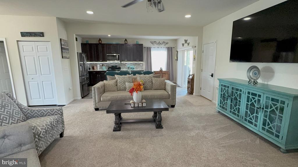 2114 LARKSPUR COURT