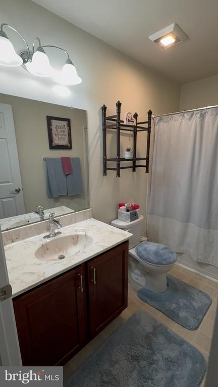 2114 LARKSPUR COURT
