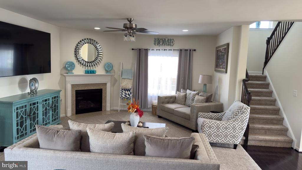 2114 LARKSPUR COURT