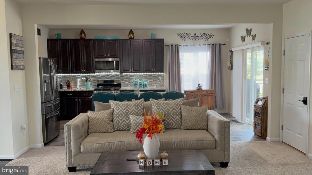 2114 LARKSPUR COURT