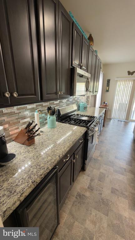2114 LARKSPUR COURT
