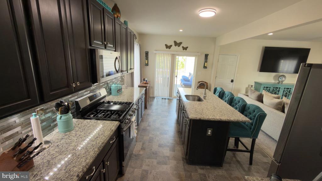 2114 LARKSPUR COURT