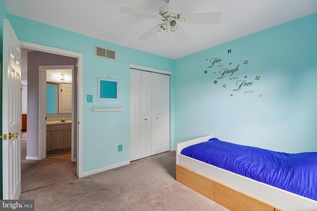 420 PLEASANT VALLEY DRIVE