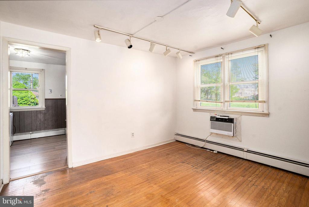 819 W 4TH STREET