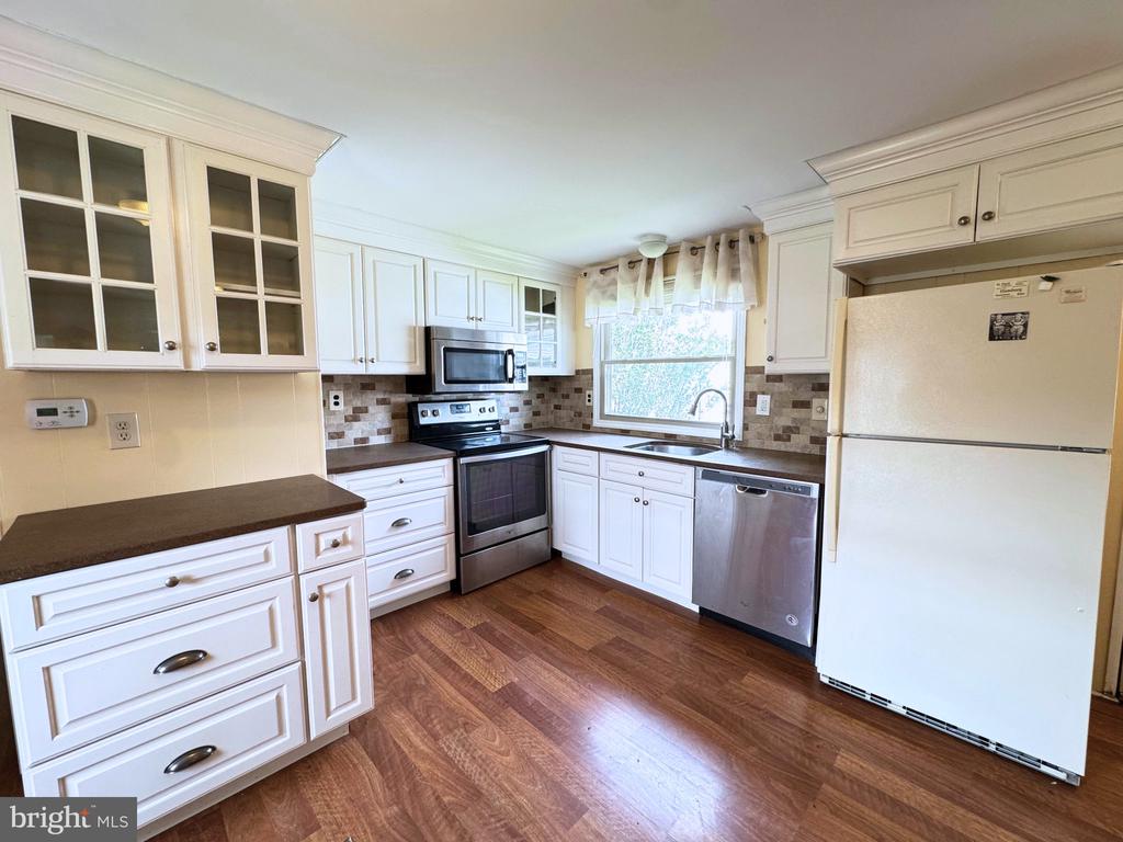 105 WINDING BROOK RUN