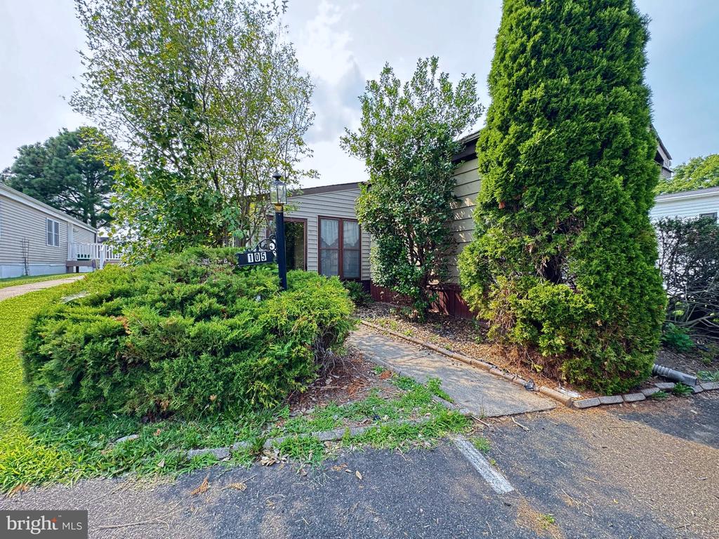 105 WINDING BROOK RUN