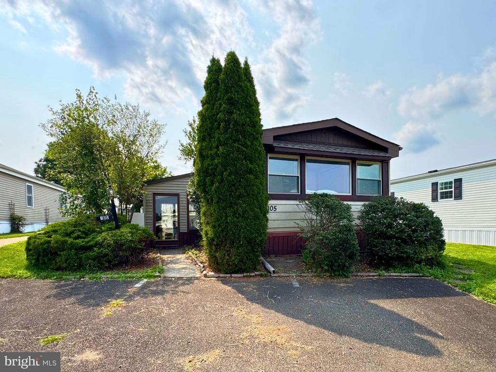 105 WINDING BROOK RUN