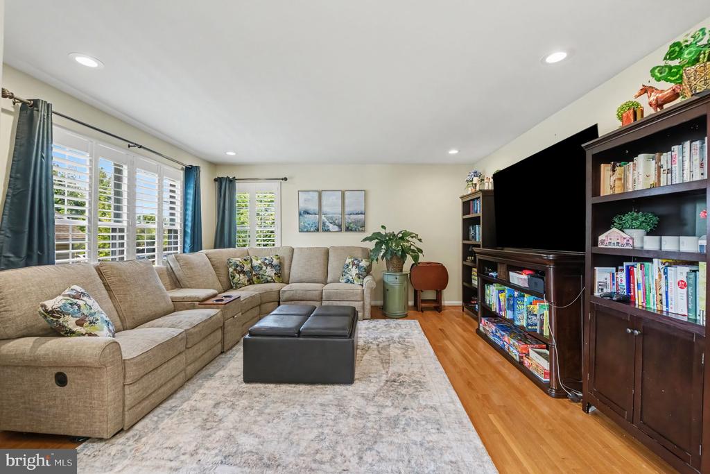183 GLENEAGLES COURT