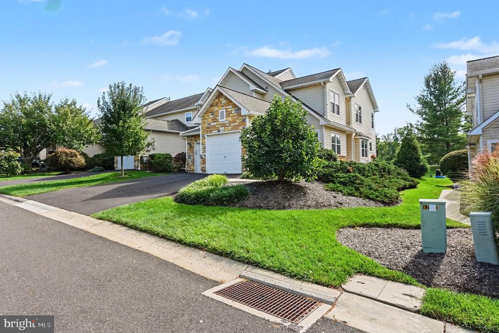 183 GLENEAGLES COURT