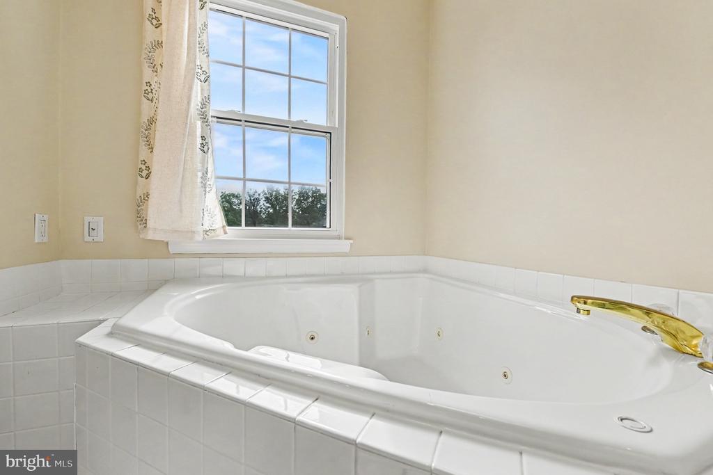 183 GLENEAGLES COURT