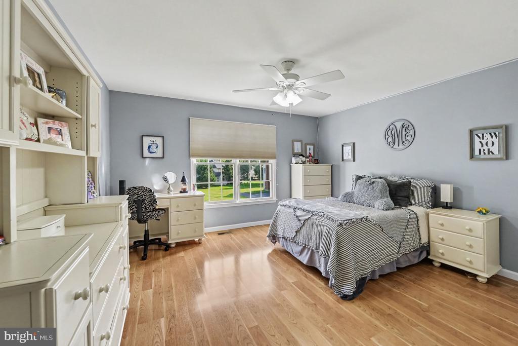 302 CENTENNIAL DRIVE