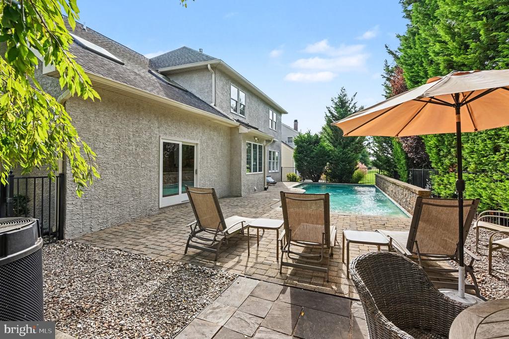 302 CENTENNIAL DRIVE