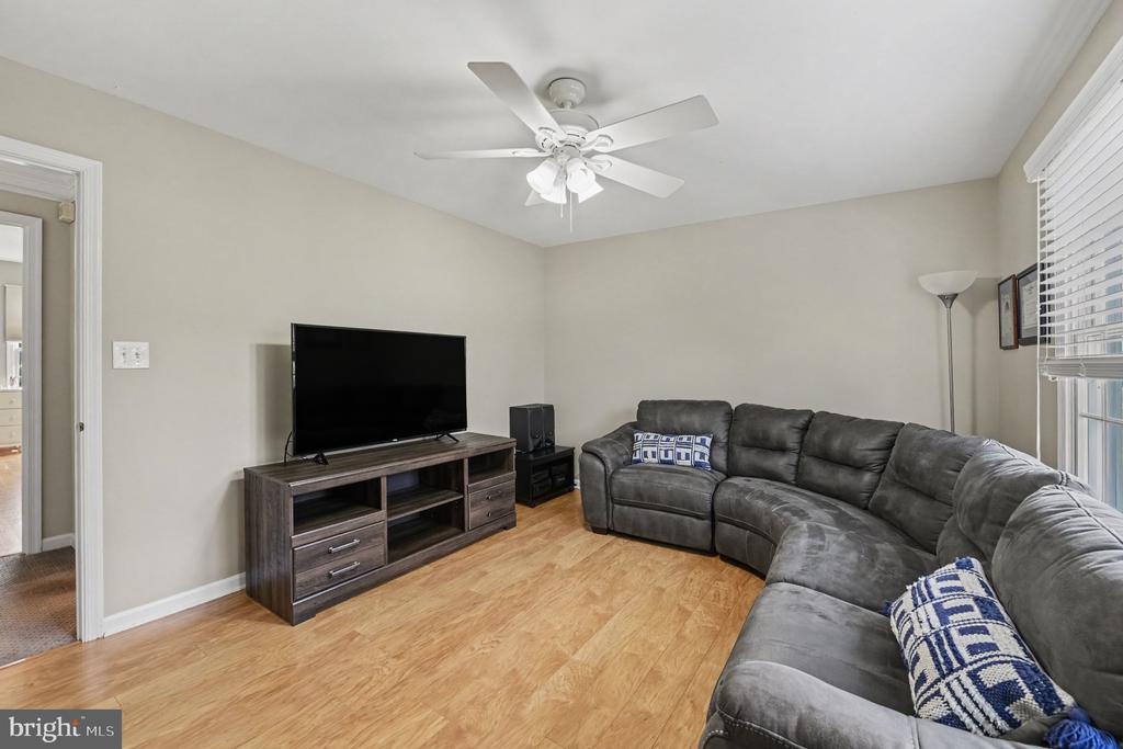 302 CENTENNIAL DRIVE