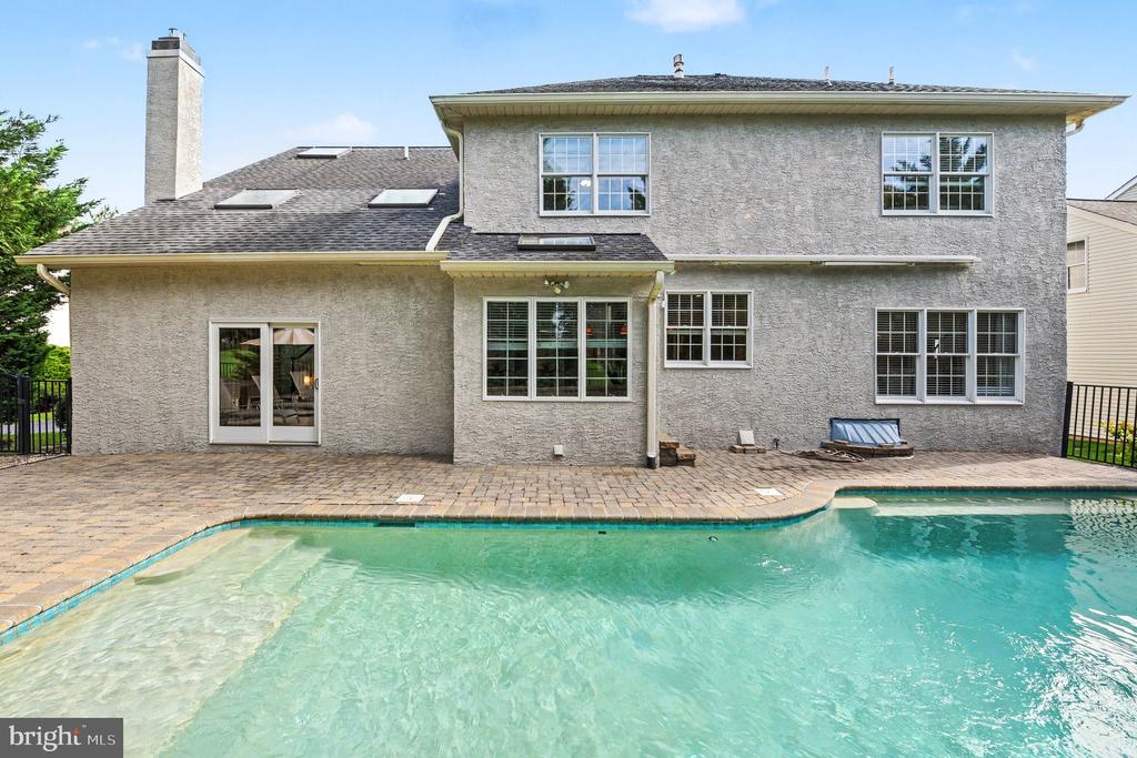 302 CENTENNIAL DRIVE