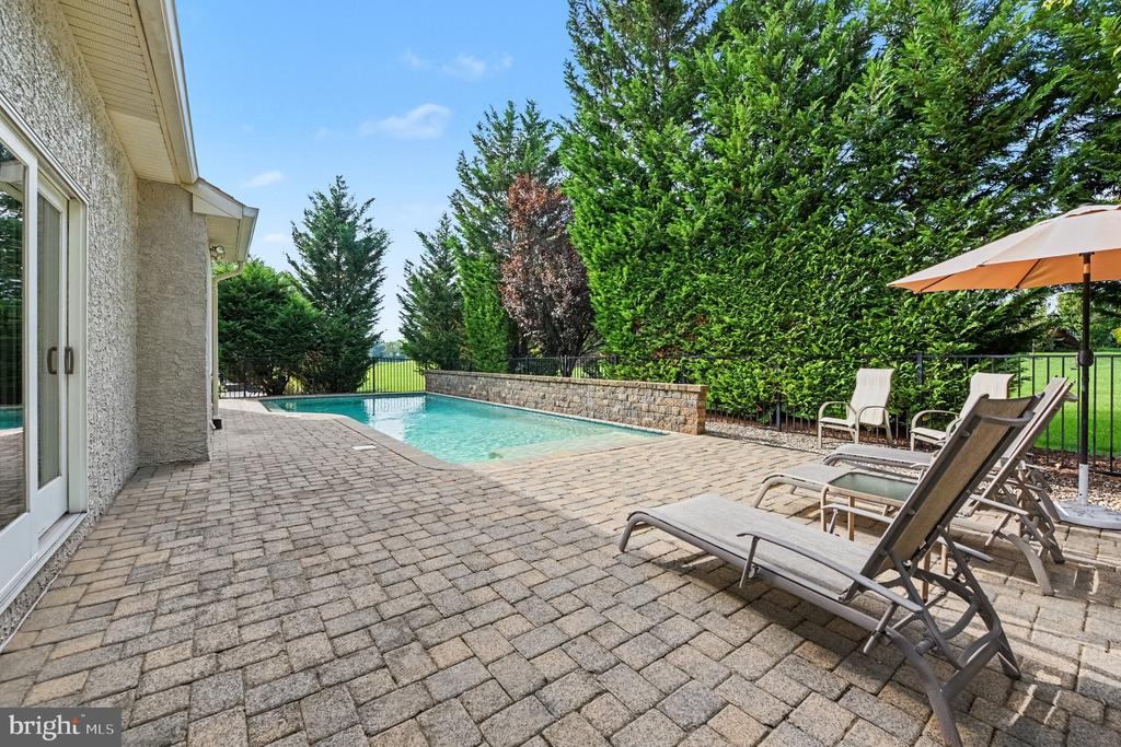 302 CENTENNIAL DRIVE