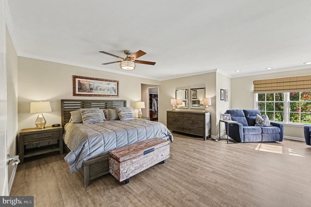 302 CENTENNIAL DRIVE