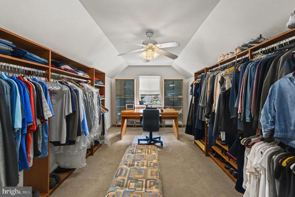 302 CENTENNIAL DRIVE