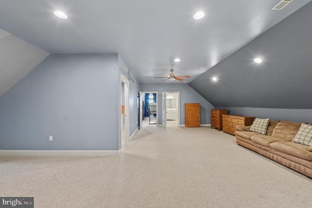 180 SOMERSET DRIVE
