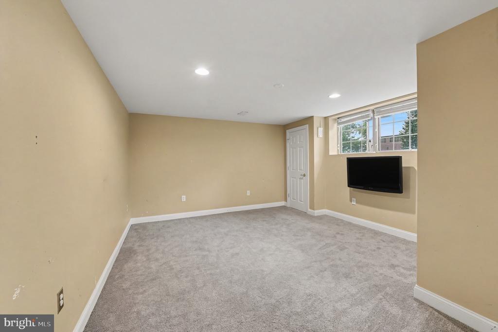 180 SOMERSET DRIVE