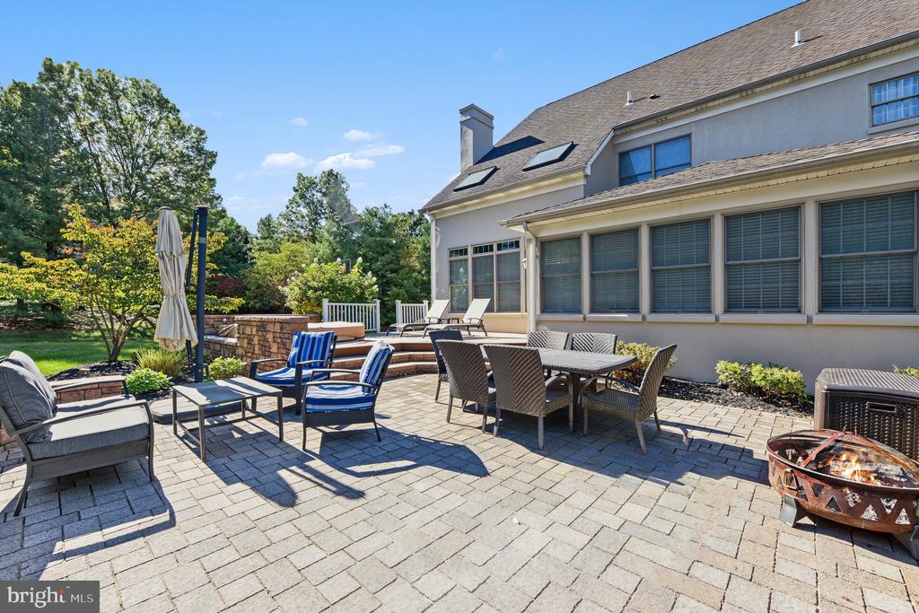 180 SOMERSET DRIVE