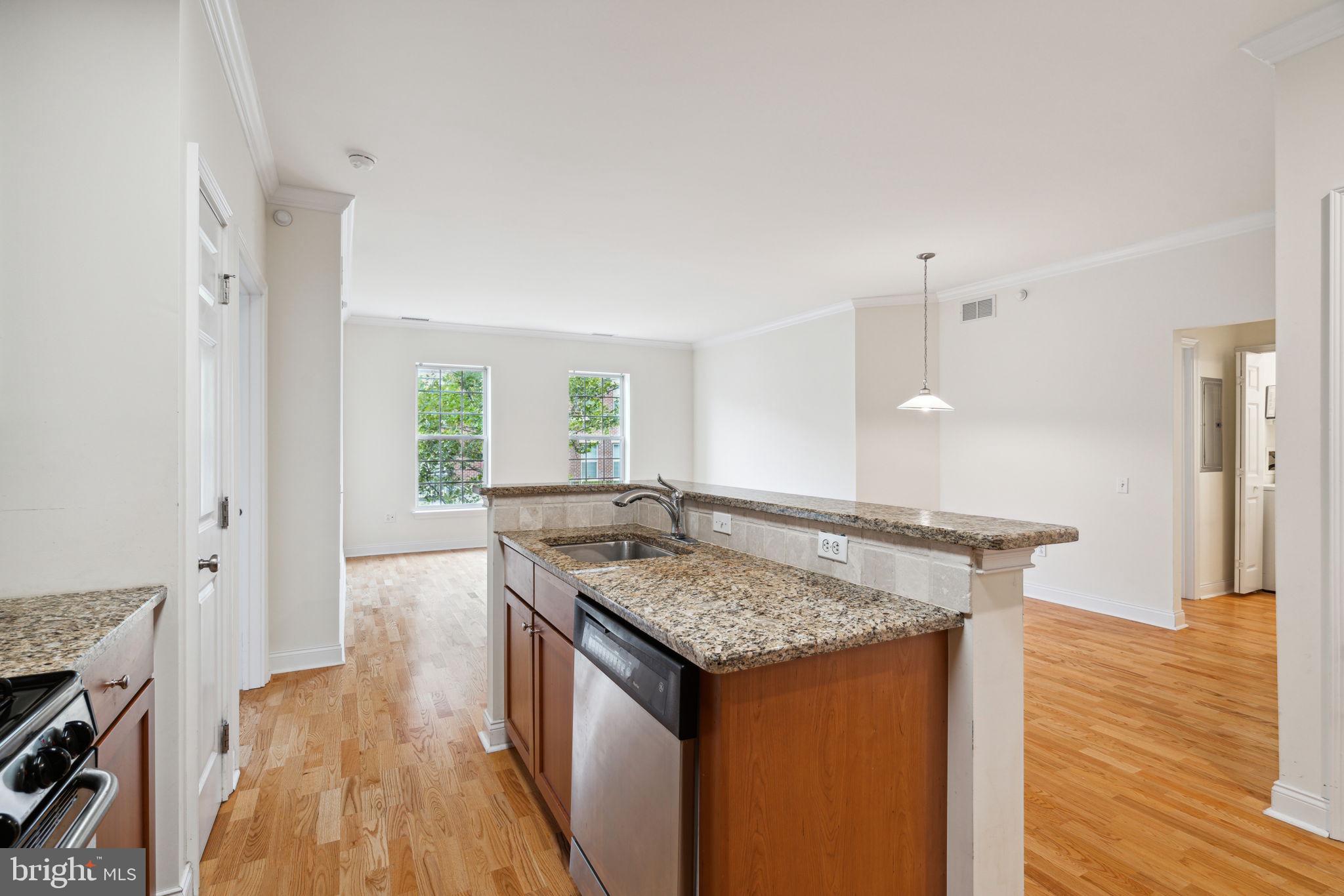 500 ADMIRALS WAY 318