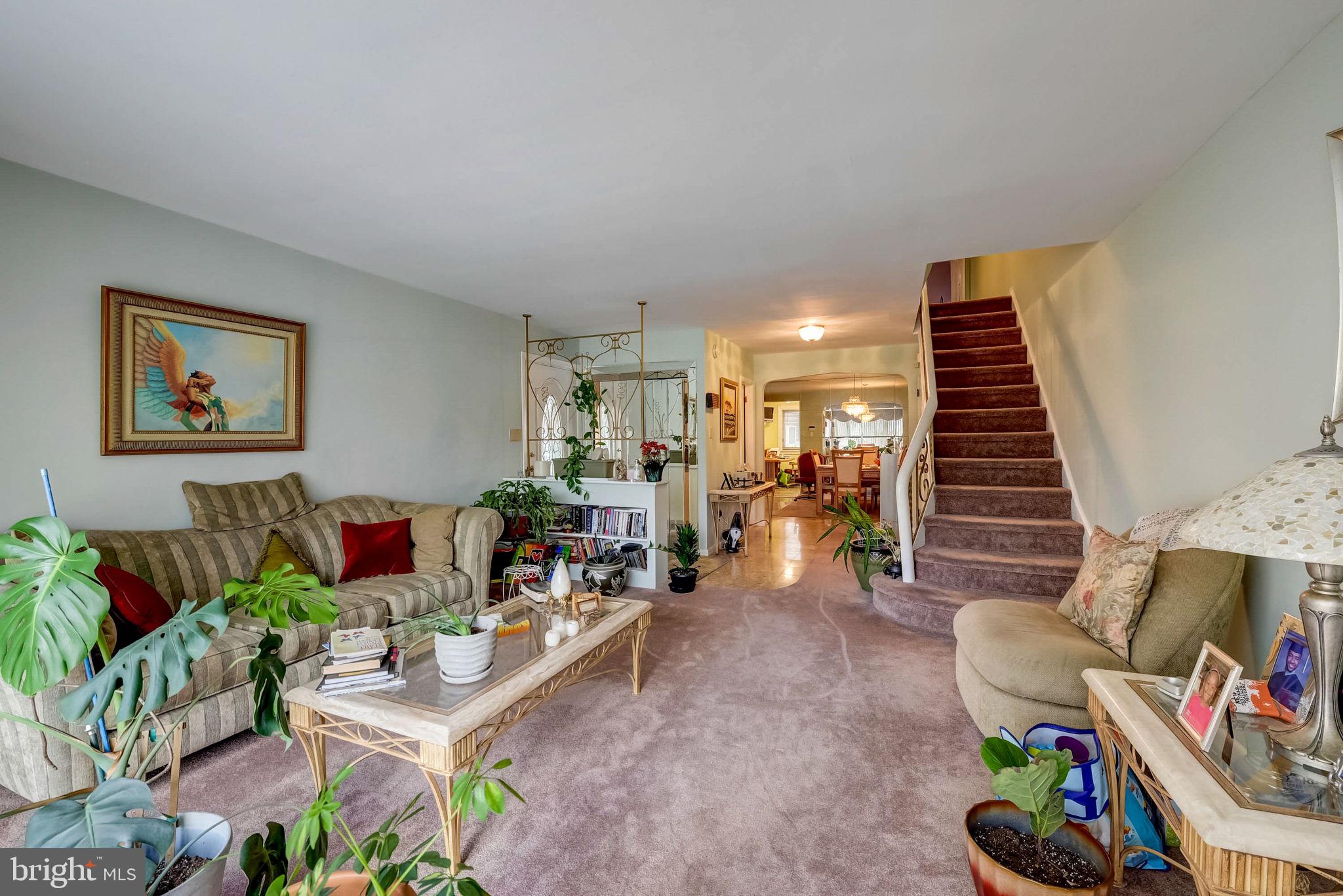 1209 E SYDNEY STREET