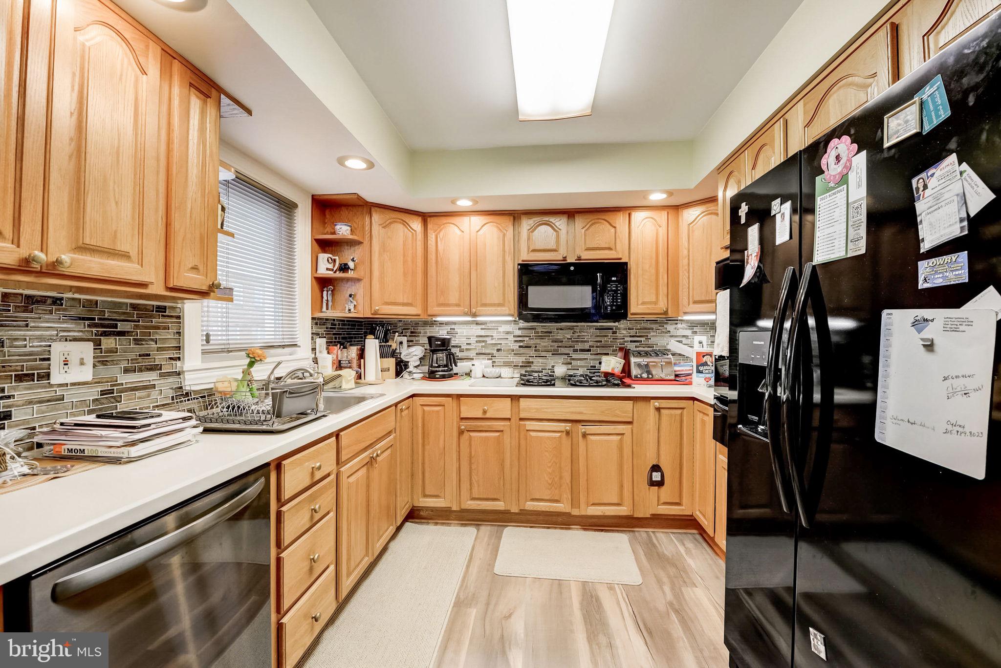 1209 E SYDNEY STREET