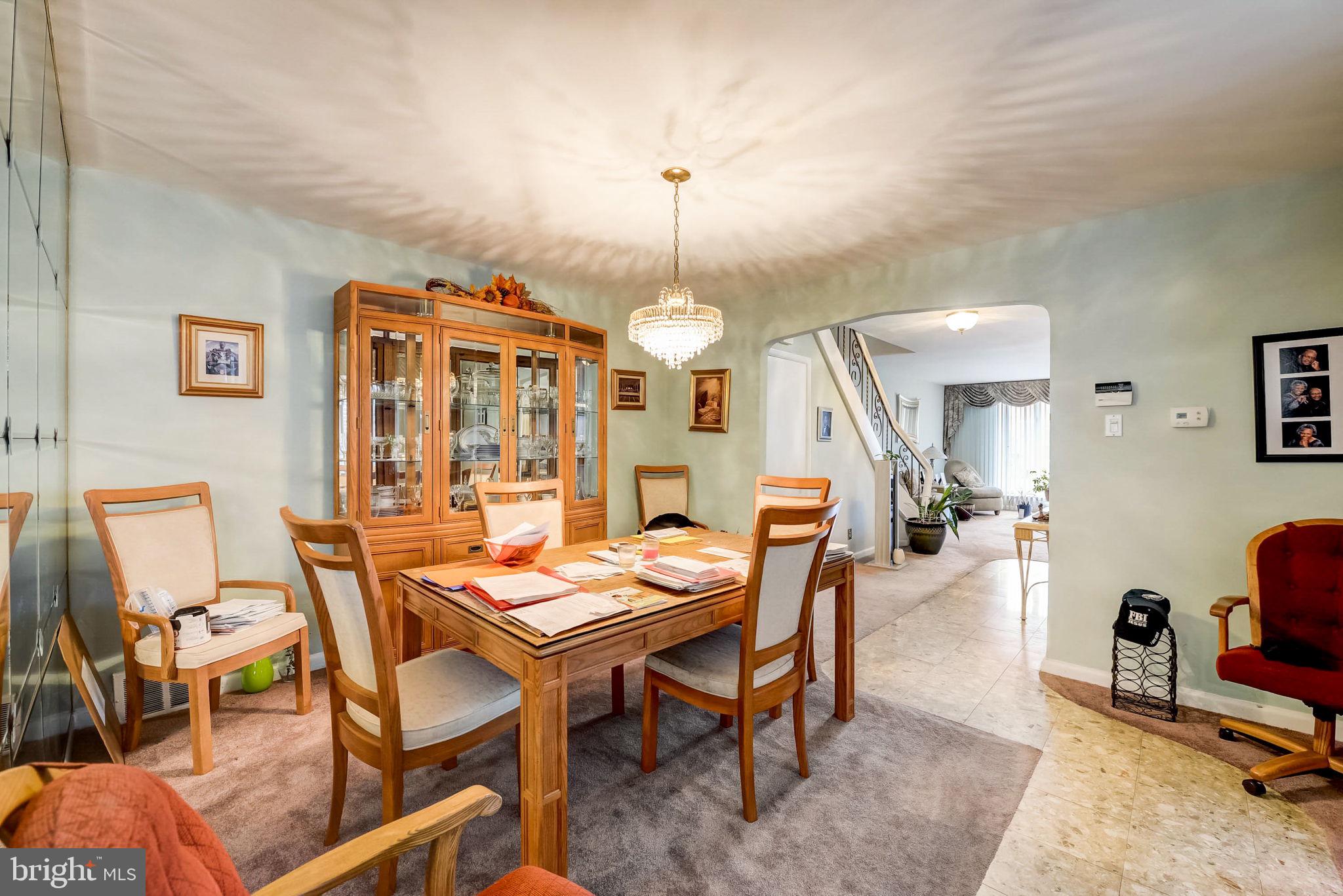 1209 E SYDNEY STREET