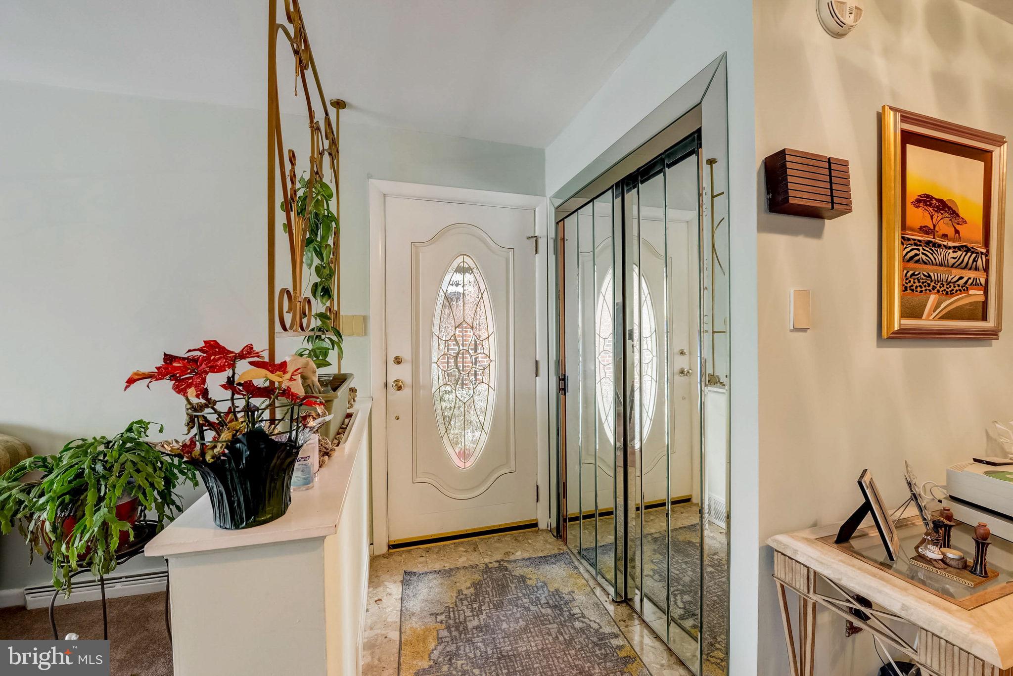 1209 E SYDNEY STREET