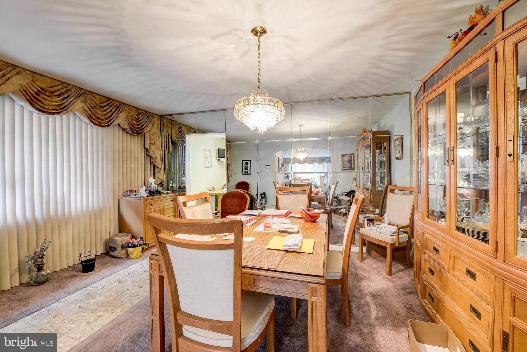 1209 E SYDNEY STREET