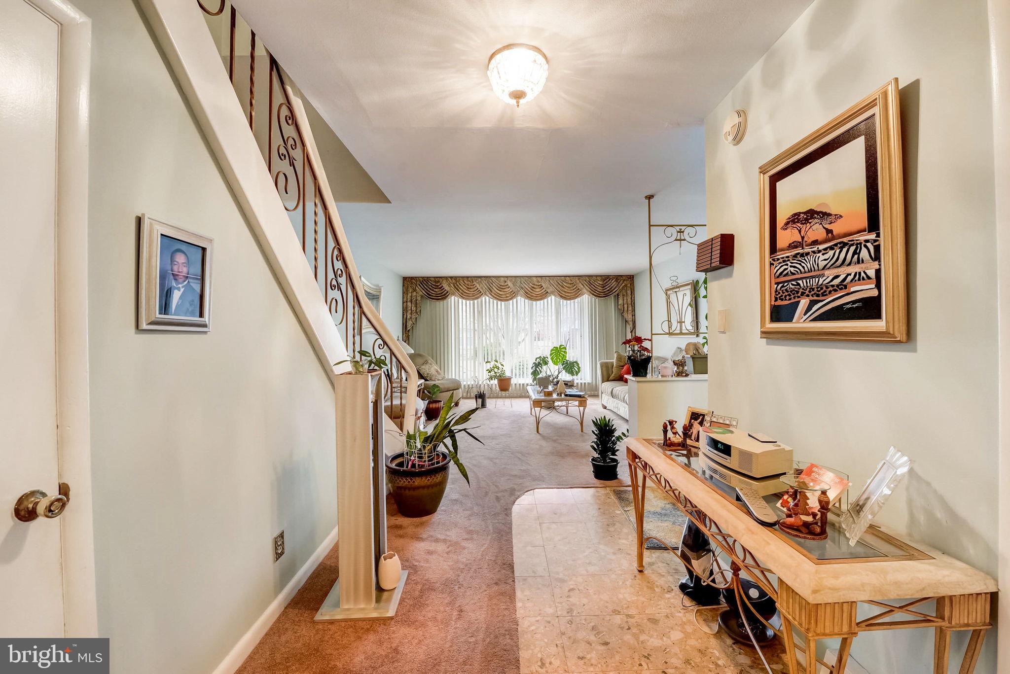 1209 E SYDNEY STREET