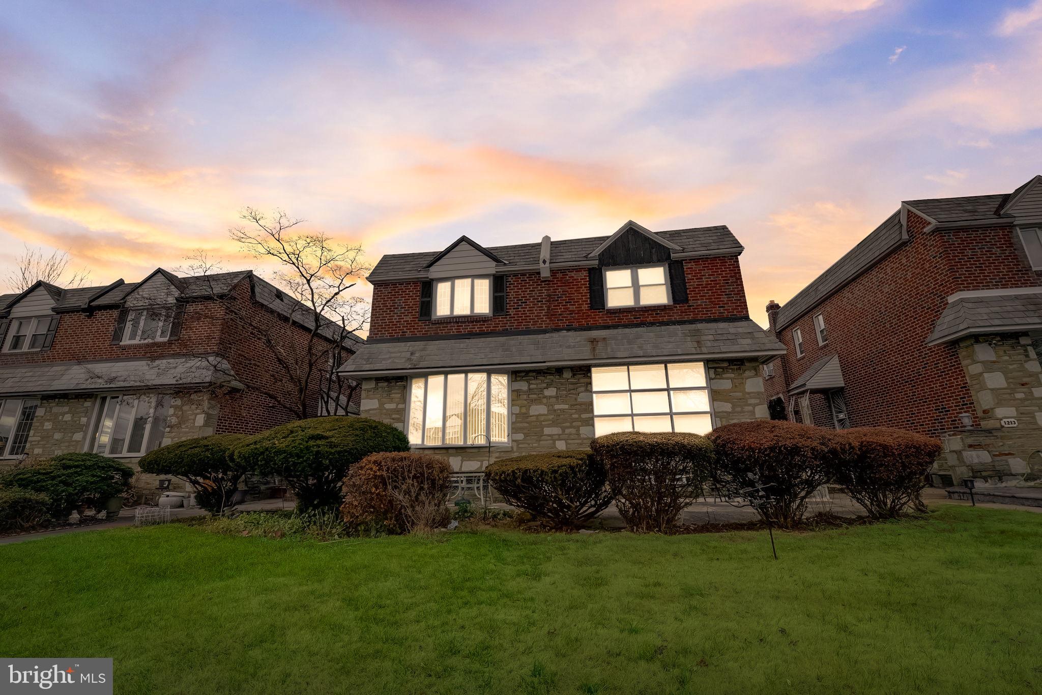 1209 E SYDNEY STREET