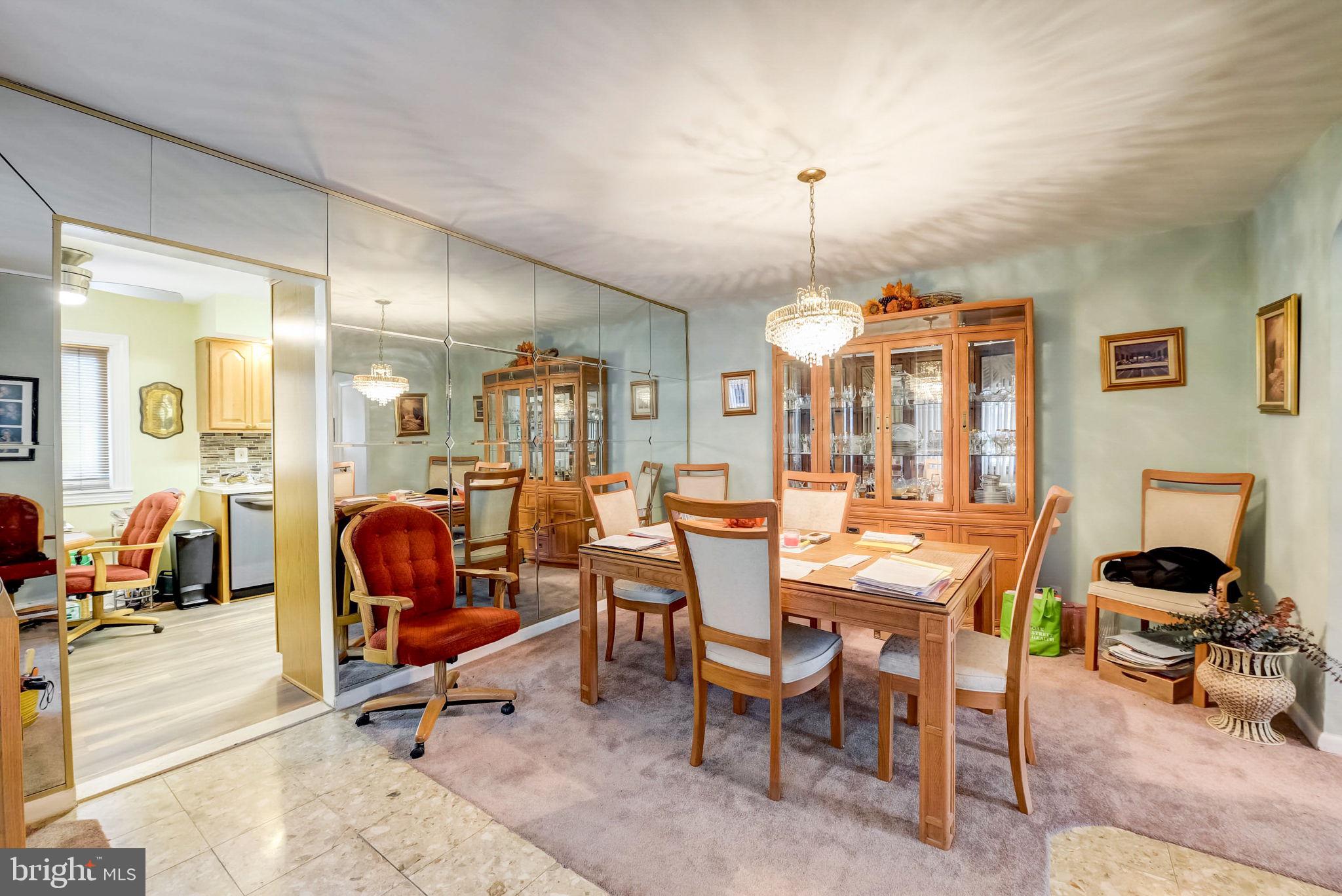 1209 E SYDNEY STREET