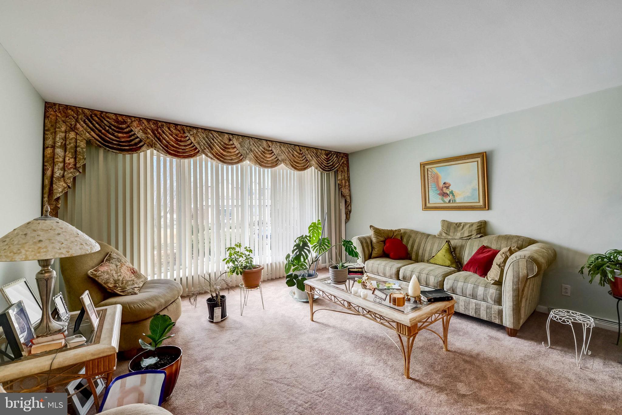 1209 E SYDNEY STREET