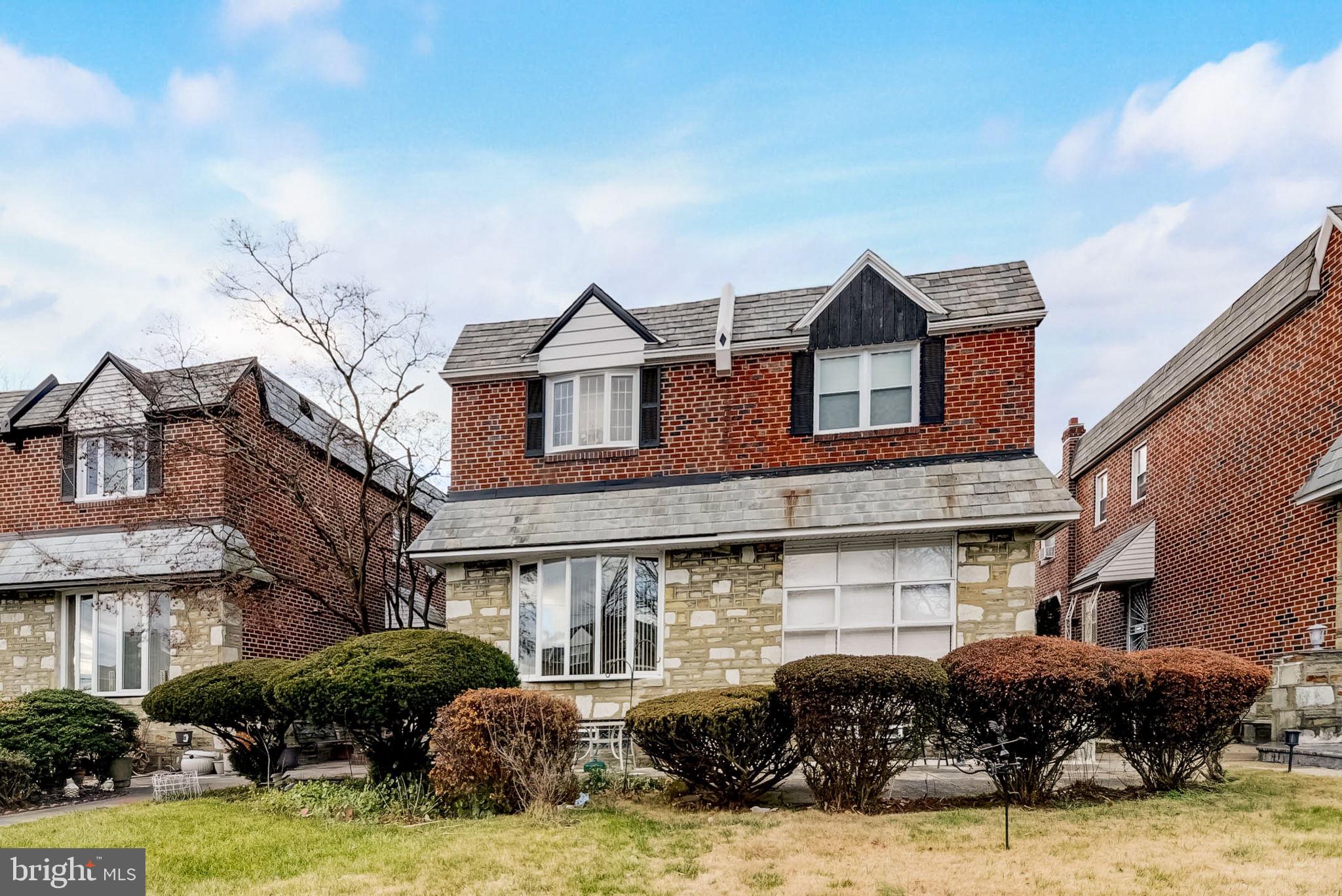 1209 E SYDNEY STREET