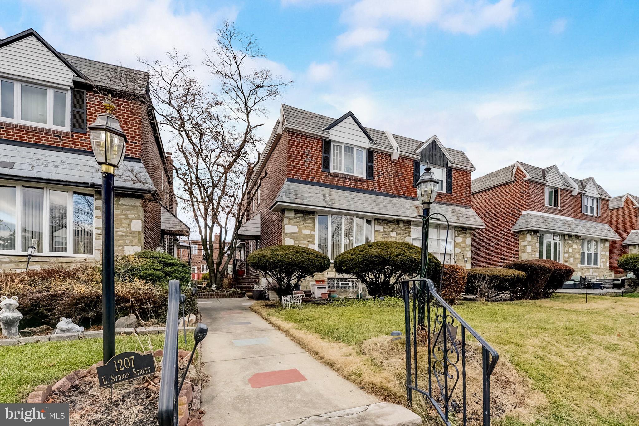 1209 E SYDNEY STREET