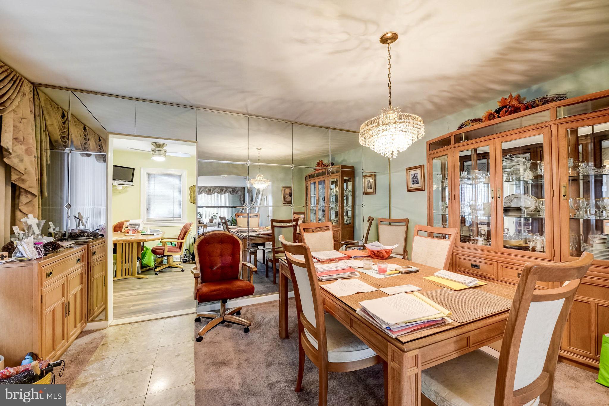 1209 E SYDNEY STREET